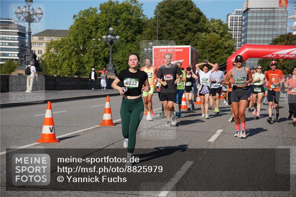 07.09.2025 - BARMER Alsterlauf Yannick Fuchs http://msf.ph/oto/8825979 07.09.2025 10:01:34 Laufen 4932, 2884, 3958, 2359, 8346, 5670, 60 meine-sportfotos.de