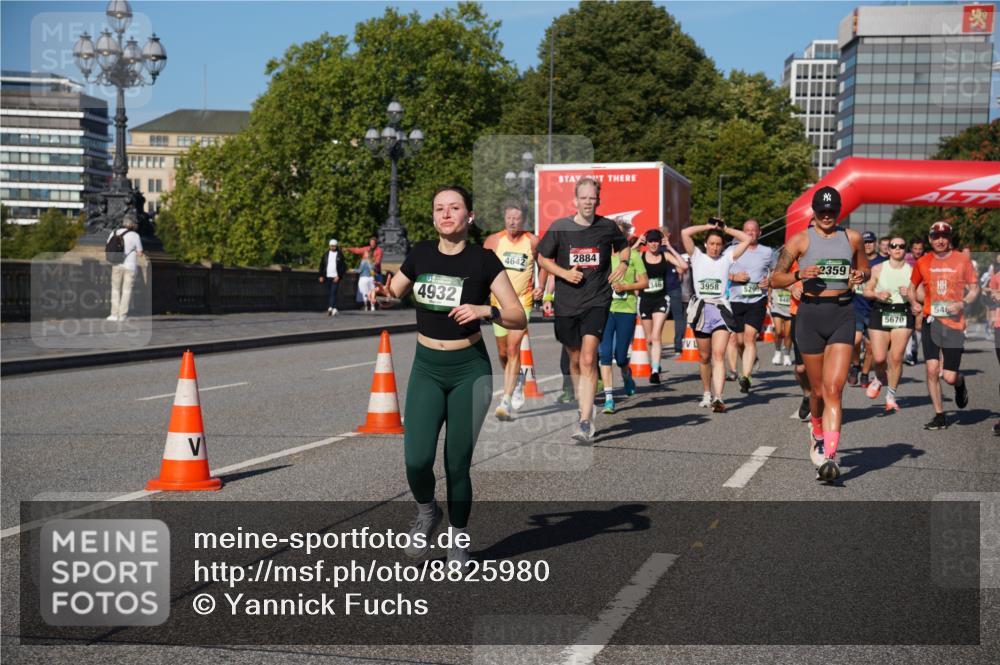 07.09.2025 - BARMER Alsterlauf Yannick Fuchs http://msf.ph/oto/8825980 07.09.2025 10:01:34 Laufen 4932, 4642, 2884, 346, 3958, 5299, 2359, 54, 5670 meine-sportfotos.de