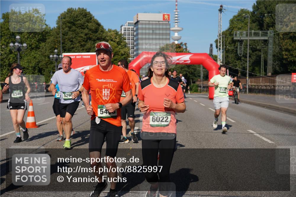 07.09.2025 - BARMER Alsterlauf Yannick Fuchs http://msf.ph/oto/8825997 07.09.2025 10:01:38 Laufen 8346, 5299, 30, 54, 136, 6022, 5137 meine-sportfotos.de
