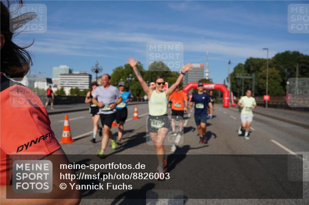 07.09.2025 - BARMER Alsterlauf Yannick Fuchs http://msf.ph/oto/8826003 07.09.2025 10:01:39 Laufen 5670 meine-sportfotos.de