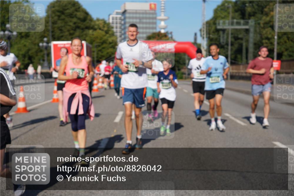 07.09.2025 - BARMER Alsterlauf Yannick Fuchs http://msf.ph/oto/8826042 07.09.2025 10:01:49 Laufen 1371 meine-sportfotos.de