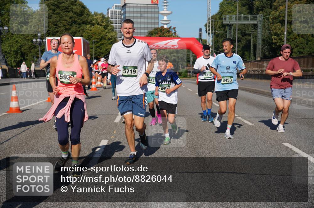 07.09.2025 - BARMER Alsterlauf Yannick Fuchs http://msf.ph/oto/8826044 07.09.2025 10:01:49 Laufen 40, 593, 5719, 4310, 8457, 8453, 8467 meine-sportfotos.de