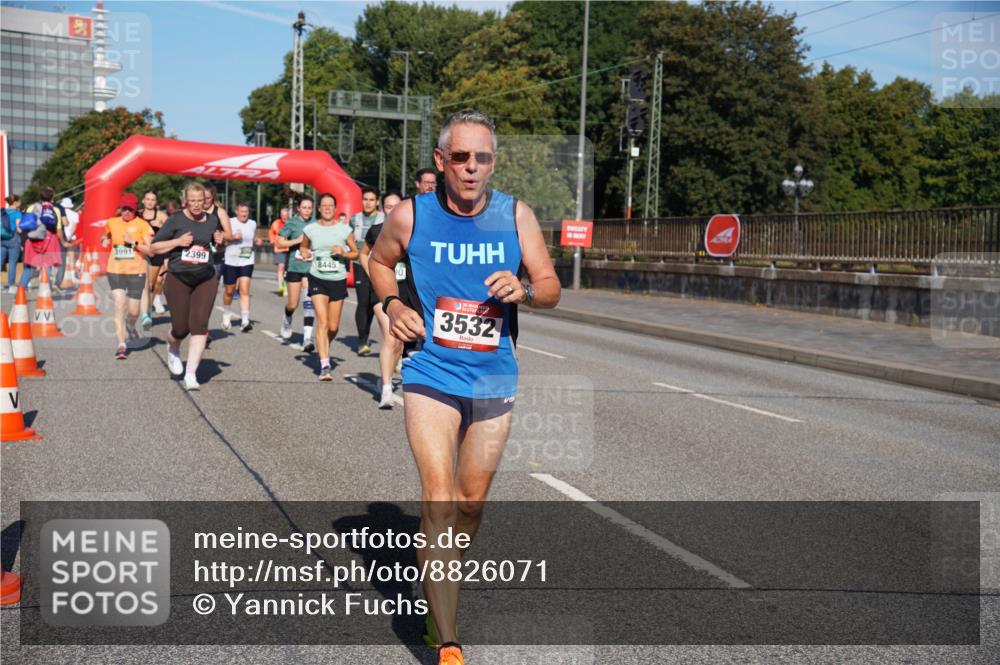 07.09.2025 - BARMER Alsterlauf Yannick Fuchs http://msf.ph/oto/8826071 07.09.2025 10:02:02 Laufen 1991, 2399, 8445, 3532 meine-sportfotos.de