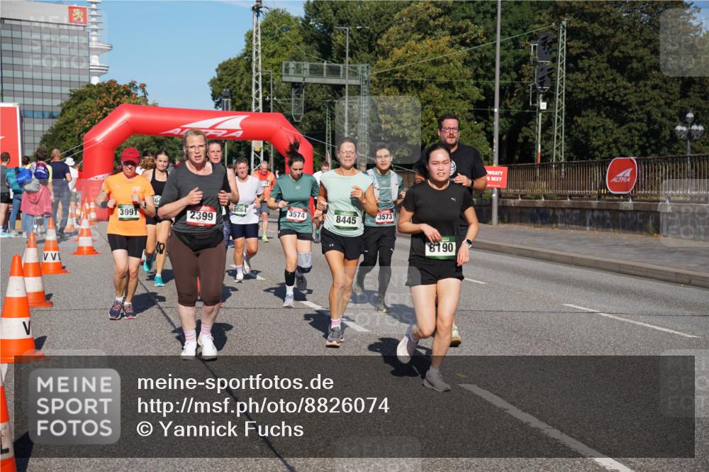 07.09.2025 - BARMER Alsterlauf Yannick Fuchs http://msf.ph/oto/8826074 07.09.2025 10:02:04 Laufen 3991, 64, 8064, 2399, 3574, 3573, 8445, 8190 meine-sportfotos.de