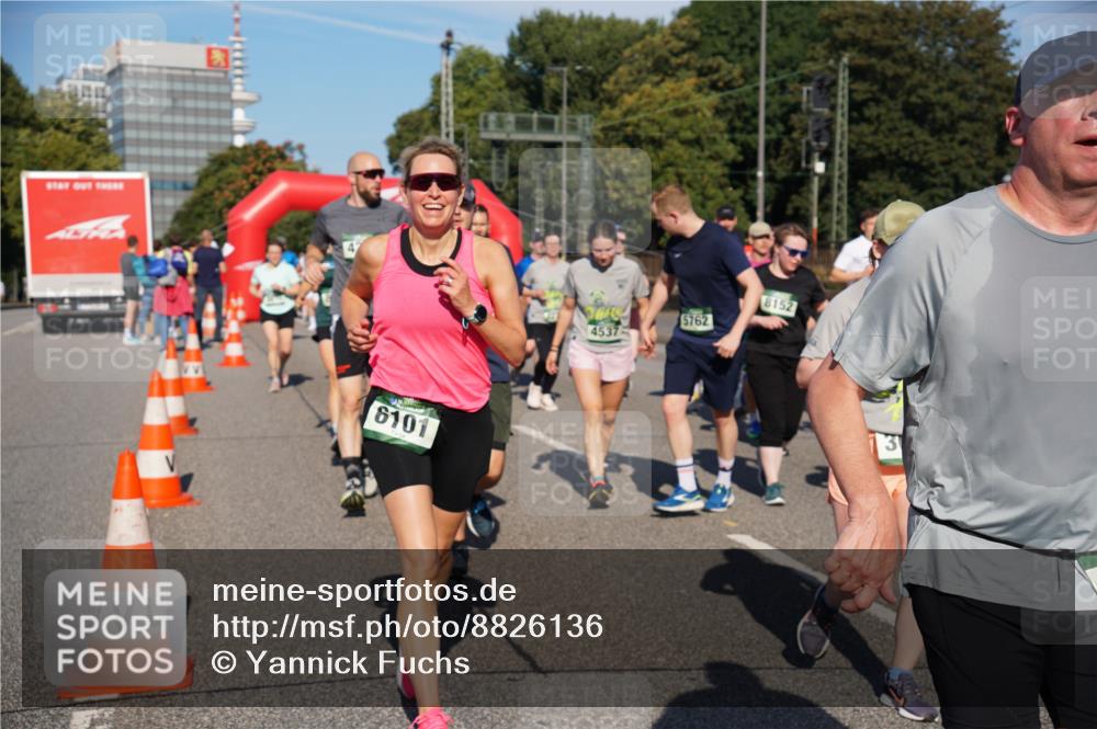 07.09.2025 - BARMER Alsterlauf Yannick Fuchs http://msf.ph/oto/8826136 07.09.2025 10:02:21 Laufen 6101, 8152, 5762, 4537 meine-sportfotos.de