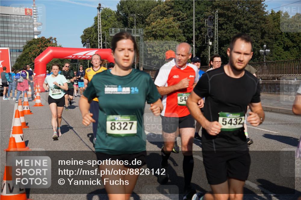 07.09.2025 - BARMER Alsterlauf Yannick Fuchs http://msf.ph/oto/8826142 07.09.2025 10:02:24 Laufen 3810, 24, 8327, 542, 5432 meine-sportfotos.de