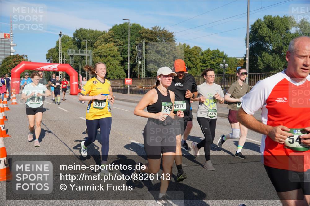07.09.2025 - BARMER Alsterlauf Yannick Fuchs http://msf.ph/oto/8826143 07.09.2025 10:02:25 Laufen 5811, 724570, 2277, 54 meine-sportfotos.de