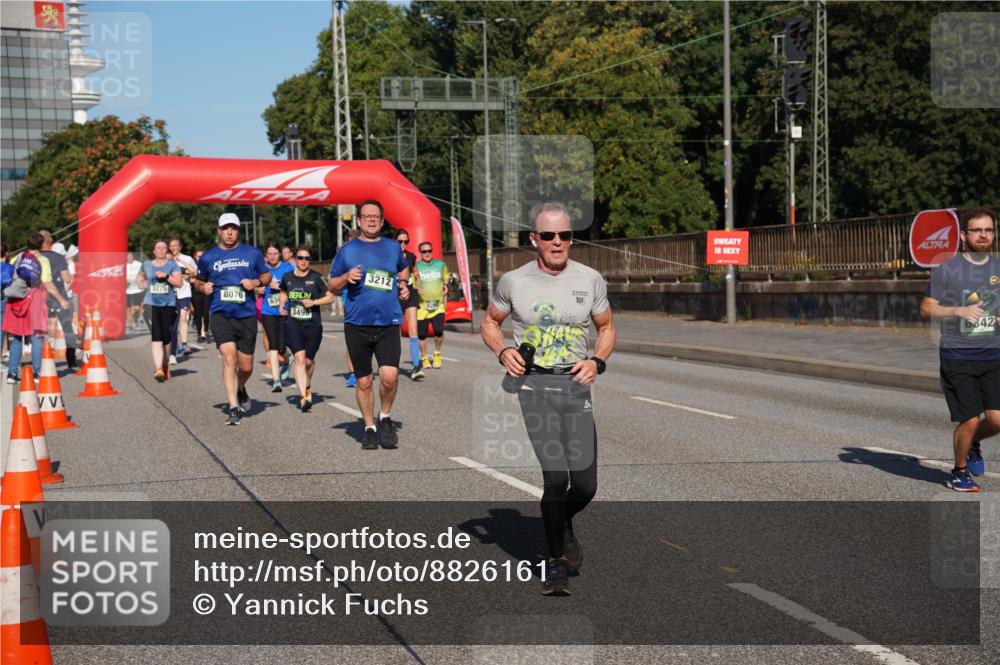 07.09.2025 - BARMER Alsterlauf Yannick Fuchs http://msf.ph/oto/8826161 07.09.2025 10:02:36 Laufen 3275, 3212, 8076, 63, 10, 3490, 6, 6842 meine-sportfotos.de