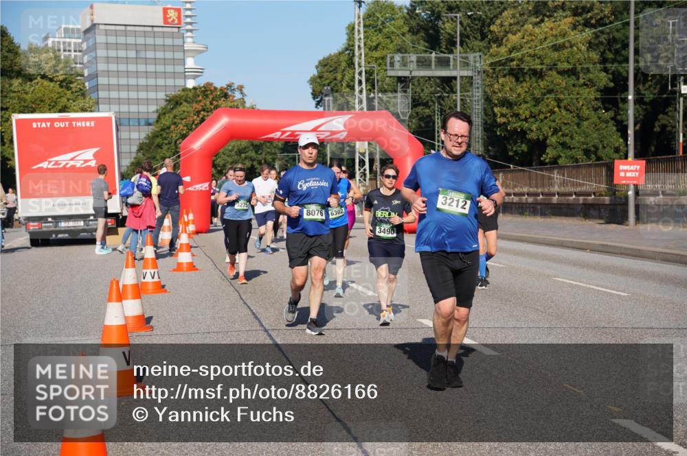 07.09.2025 - BARMER Alsterlauf Yannick Fuchs http://msf.ph/oto/8826166 07.09.2025 10:02:38 Laufen 3275, 8076, 6302, 3490, 3212 meine-sportfotos.de