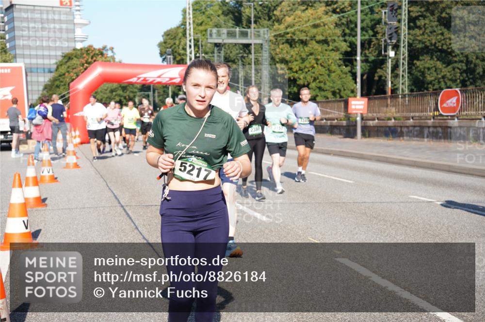 07.09.2025 - BARMER Alsterlauf Yannick Fuchs http://msf.ph/oto/8826184 07.09.2025 10:02:45 Laufen 5217, 2380, 3157 meine-sportfotos.de