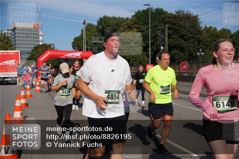 07.09.2025 - BARMER Alsterlauf Yannick Fuchs http://msf.ph/oto/8826195 07.09.2025 10:02:53 Laufen 3439, 36, 4854, 5, 3804, 36, 6149 meine-sportfotos.de