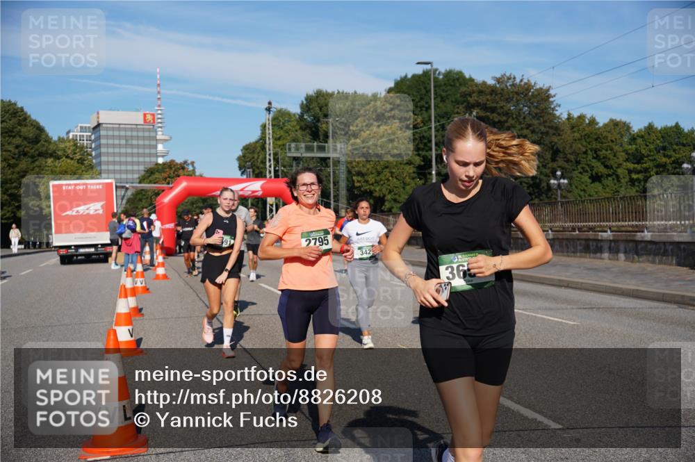 07.09.2025 - BARMER Alsterlauf Yannick Fuchs http://msf.ph/oto/8826208 07.09.2025 10:03:03 Laufen 391, 2795, 342, 36, 365 meine-sportfotos.de