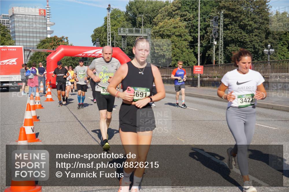 07.09.2025 - BARMER Alsterlauf Yannick Fuchs http://msf.ph/oto/8826215 07.09.2025 10:03:05 Laufen 4715, 53, 3691, 3427 meine-sportfotos.de