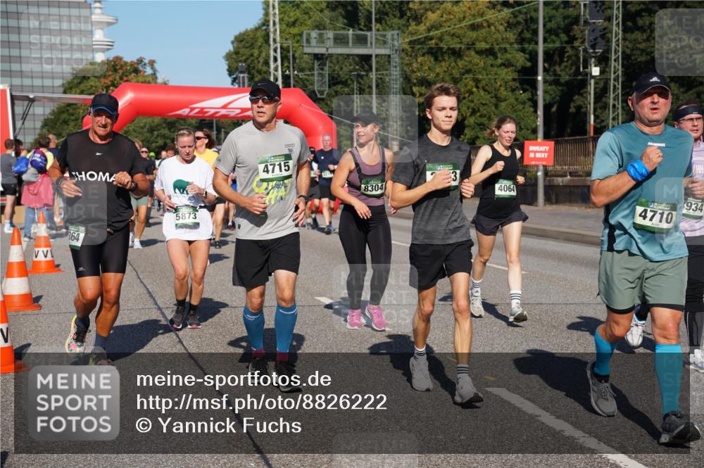 07.09.2025 - BARMER Alsterlauf Yannick Fuchs http://msf.ph/oto/8826222 07.09.2025 10:03:08 Laufen 364, 5873, 4715, 10, 8304, 4064, 4710, 934 meine-sportfotos.de