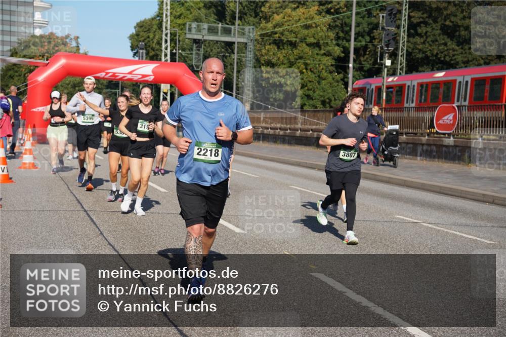 07.09.2025 - BARMER Alsterlauf Yannick Fuchs http://msf.ph/oto/8826276 07.09.2025 10:03:25 Laufen 5399, 530, 319, 3807, 2218 meine-sportfotos.de