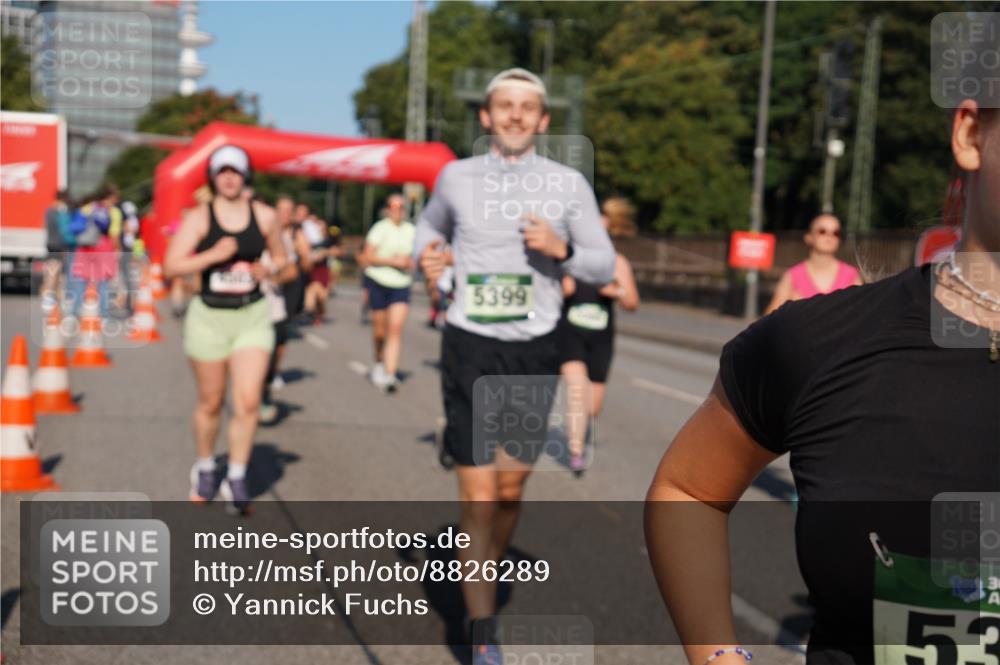 07.09.2025 - BARMER Alsterlauf Yannick Fuchs http://msf.ph/oto/8826289 07.09.2025 10:03:30 Laufen 5399, 53 meine-sportfotos.de