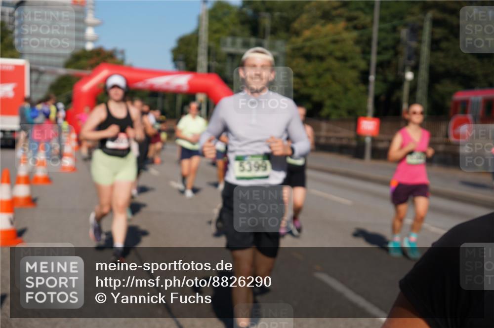 07.09.2025 - BARMER Alsterlauf Yannick Fuchs http://msf.ph/oto/8826290 07.09.2025 10:03:30 Laufen 5399 meine-sportfotos.de