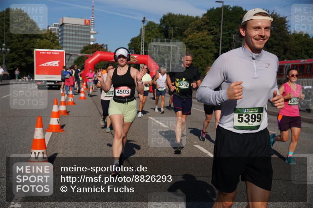 07.09.2025 - BARMER Alsterlauf Yannick Fuchs http://msf.ph/oto/8826293 07.09.2025 10:03:31 Laufen 3864, 4503, 5292, 36, 6, 5399, 5365 meine-sportfotos.de