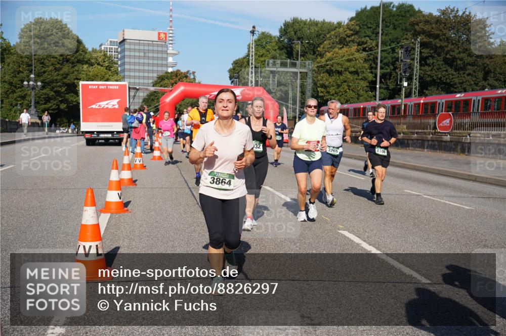 07.09.2025 - BARMER Alsterlauf Yannick Fuchs http://msf.ph/oto/8826297 07.09.2025 10:03:32 Laufen 3864, 32, 3265, 8106 meine-sportfotos.de