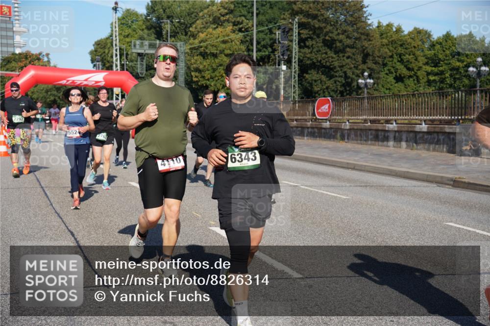 07.09.2025 - BARMER Alsterlauf Yannick Fuchs http://msf.ph/oto/8826314 07.09.2025 10:03:43 Laufen 2292, 15524, 2767, 4110, 6343 meine-sportfotos.de