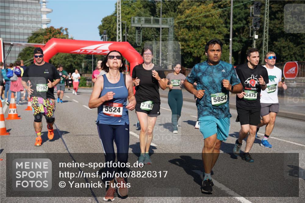 07.09.2025 - BARMER Alsterlauf Yannick Fuchs http://msf.ph/oto/8826317 07.09.2025 10:03:45 Laufen 14, 2292, 5524, 2767, 3976, 8, 5854, 5475, 5866 meine-sportfotos.de