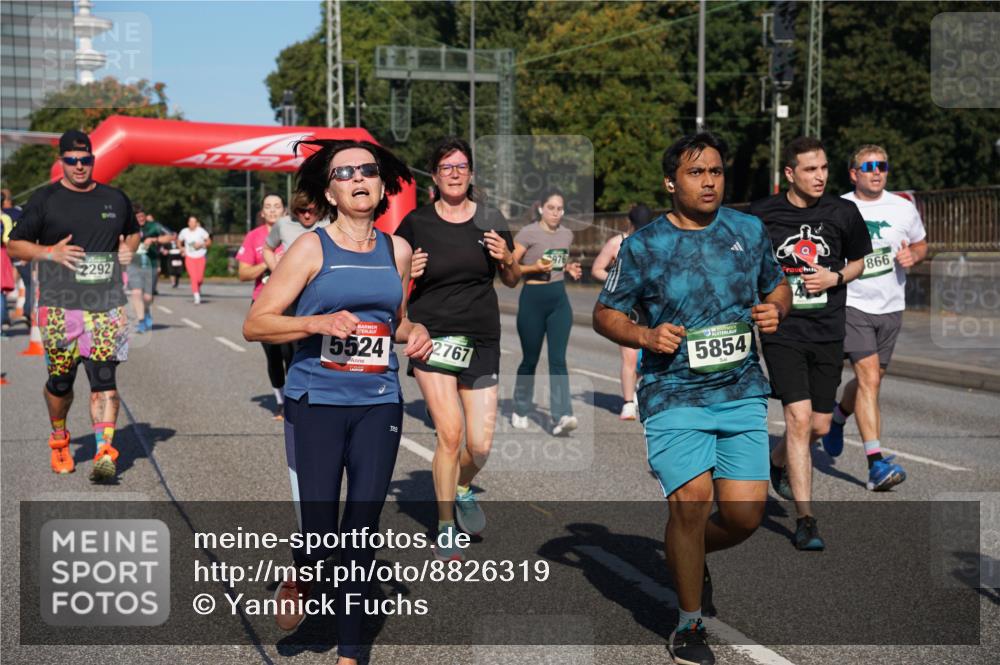 07.09.2025 - BARMER Alsterlauf Yannick Fuchs http://msf.ph/oto/8826319 07.09.2025 10:03:45 Laufen 2292, 5524, 2767, 5854, 866 meine-sportfotos.de