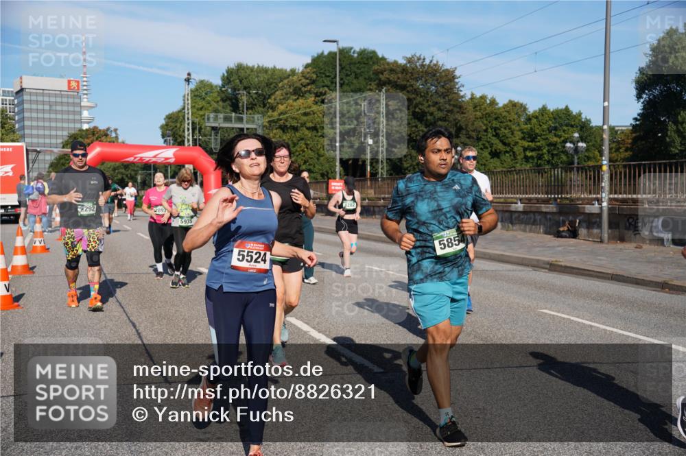 07.09.2025 - BARMER Alsterlauf Yannick Fuchs http://msf.ph/oto/8826321 07.09.2025 10:03:46 Laufen 2292, 2893, 5935, 5524, 8282, 5854 meine-sportfotos.de