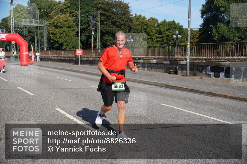 07.09.2025 - BARMER Alsterlauf Yannick Fuchs http://msf.ph/oto/8826336 07.09.2025 10:03:51 Laufen 5593 meine-sportfotos.de