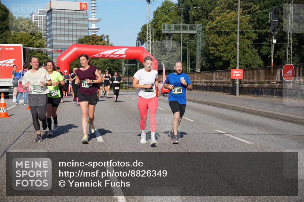 07.09.2025 - BARMER Alsterlauf Yannick Fuchs http://msf.ph/oto/8826349 07.09.2025 10:03:56 Laufen 2965, 2372, 3108, 3109 meine-sportfotos.de