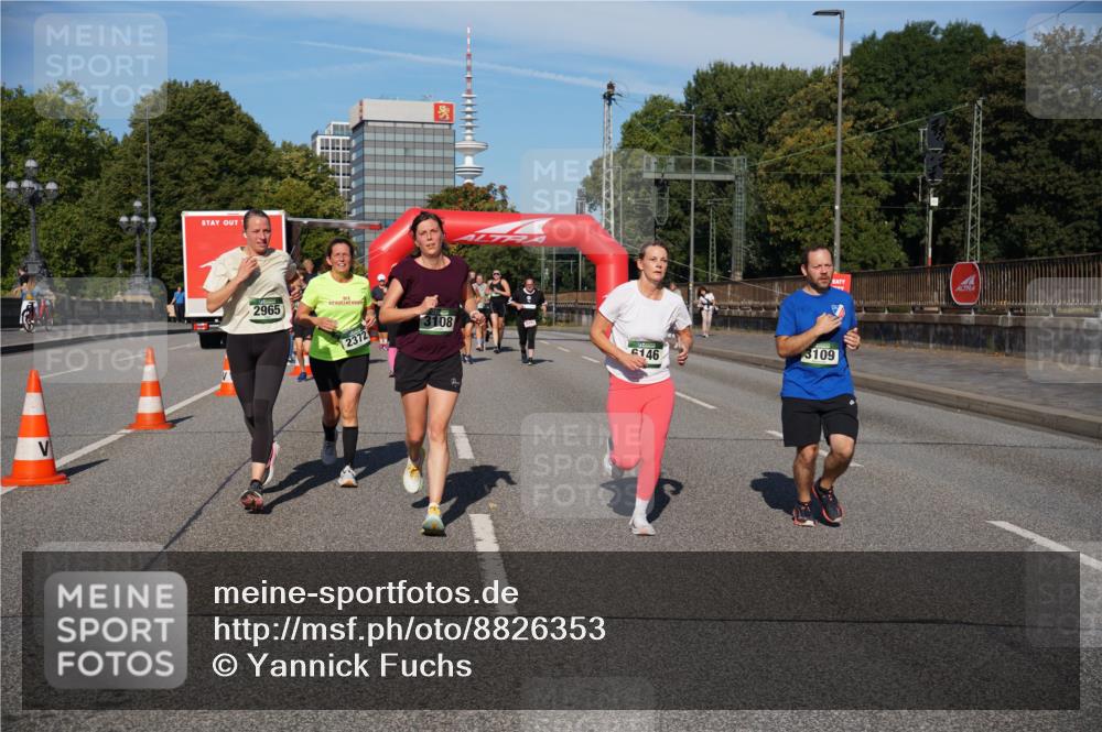 07.09.2025 - BARMER Alsterlauf Yannick Fuchs http://msf.ph/oto/8826353 07.09.2025 10:03:57 Laufen 2965, 2372, 3108, 3109, 146 meine-sportfotos.de
