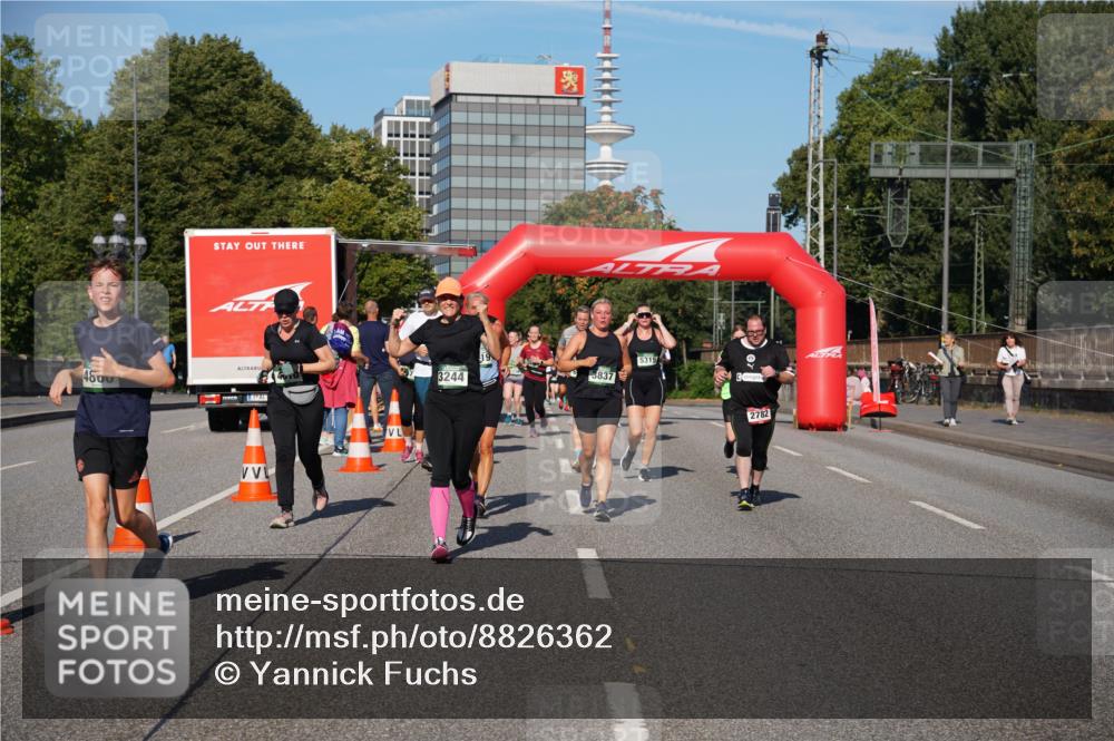 07.09.2025 - BARMER Alsterlauf Yannick Fuchs http://msf.ph/oto/8826362 07.09.2025 10:04:01 Laufen 4600, 5315, 3244, 3837, 2782 meine-sportfotos.de