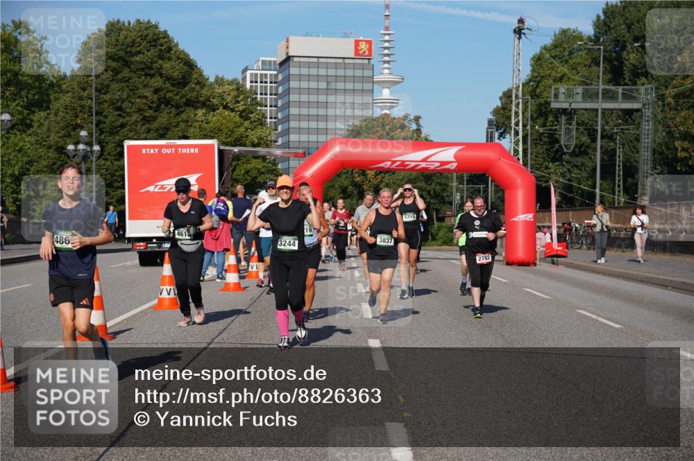 07.09.2025 - BARMER Alsterlauf Yannick Fuchs http://msf.ph/oto/8826363 07.09.2025 10:04:01 Laufen 486, 4618, 3837, 3244, 5315, 2782 meine-sportfotos.de