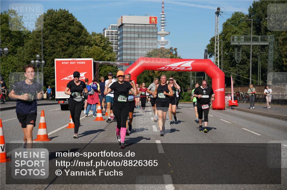 07.09.2025 - BARMER Alsterlauf Yannick Fuchs http://msf.ph/oto/8826365 07.09.2025 10:04:01 Laufen 30, 3244, 3837, 2782 meine-sportfotos.de
