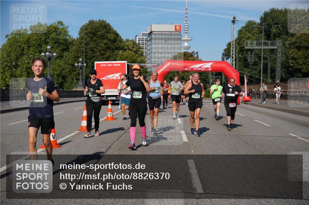 07.09.2025 - BARMER Alsterlauf Yannick Fuchs http://msf.ph/oto/8826370 07.09.2025 10:04:02 Laufen 860, 4610, 9520, 3244, 6140, 3837, 6141, 2782 meine-sportfotos.de
