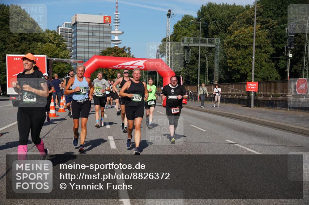 07.09.2025 - BARMER Alsterlauf Yannick Fuchs http://msf.ph/oto/8826372 07.09.2025 10:04:03 Laufen 19, 6140, 3837, 6141, 2782 meine-sportfotos.de