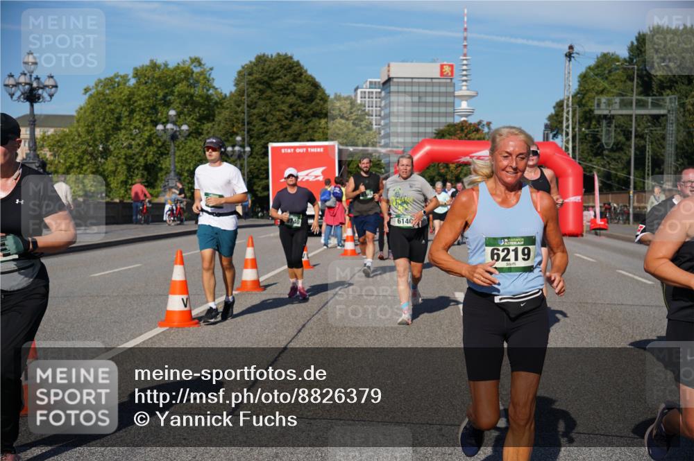 07.09.2025 - BARMER Alsterlauf Yannick Fuchs http://msf.ph/oto/8826379 07.09.2025 10:04:05 Laufen 6140, 6219 meine-sportfotos.de