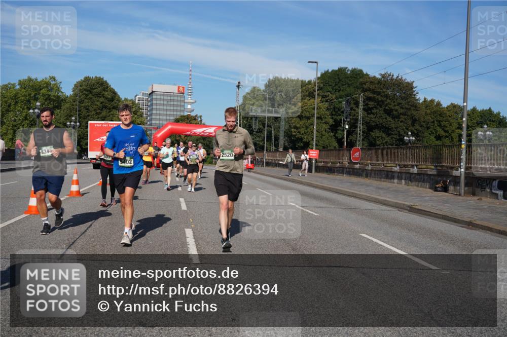 07.09.2025 - BARMER Alsterlauf Yannick Fuchs http://msf.ph/oto/8826394 07.09.2025 10:04:09 Laufen 8345, 3844, 5402, 2723, 2520 meine-sportfotos.de