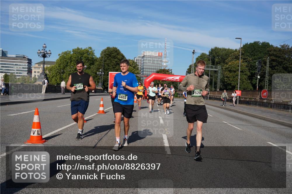 07.09.2025 - BARMER Alsterlauf Yannick Fuchs http://msf.ph/oto/8826397 07.09.2025 10:04:09 Laufen 3345, 2723, 2520, 5402 meine-sportfotos.de