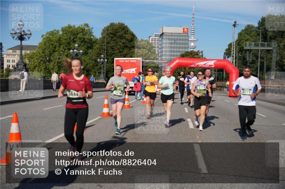 07.09.2025 - BARMER Alsterlauf Yannick Fuchs http://msf.ph/oto/8826404 07.09.2025 10:04:11 Laufen 4256, 3844, 2723 meine-sportfotos.de