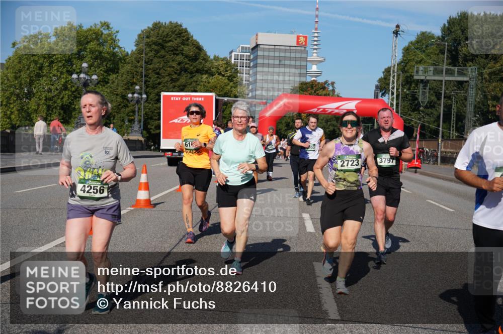 07.09.2025 - BARMER Alsterlauf Yannick Fuchs http://msf.ph/oto/8826410 07.09.2025 10:04:12 Laufen 4256, 10, 61, 2723, 3797 meine-sportfotos.de