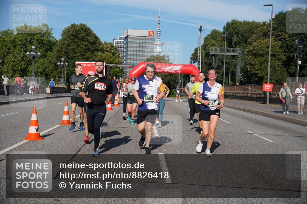 07.09.2025 - BARMER Alsterlauf Yannick Fuchs http://msf.ph/oto/8826418 07.09.2025 10:04:16 Laufen 5212, 693, 610, 5053, 3041 meine-sportfotos.de