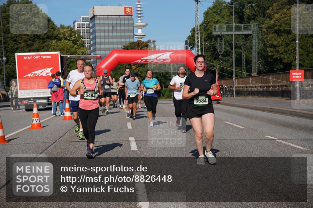 07.09.2025 - BARMER Alsterlauf Yannick Fuchs http://msf.ph/oto/8826448 07.09.2025 10:04:29 Laufen 5404, 2591, 5902, 50, 3584 meine-sportfotos.de