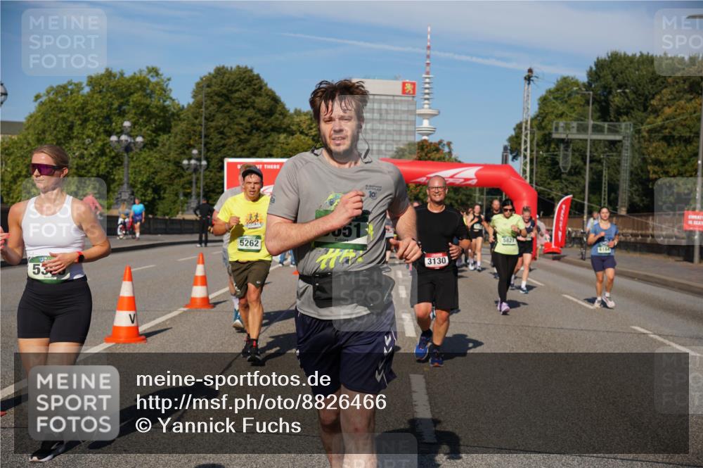 07.09.2025 - BARMER Alsterlauf Yannick Fuchs http://msf.ph/oto/8826466 07.09.2025 10:05:09 Laufen 53, 5262, 051, 3130, 5821, 6184 meine-sportfotos.de