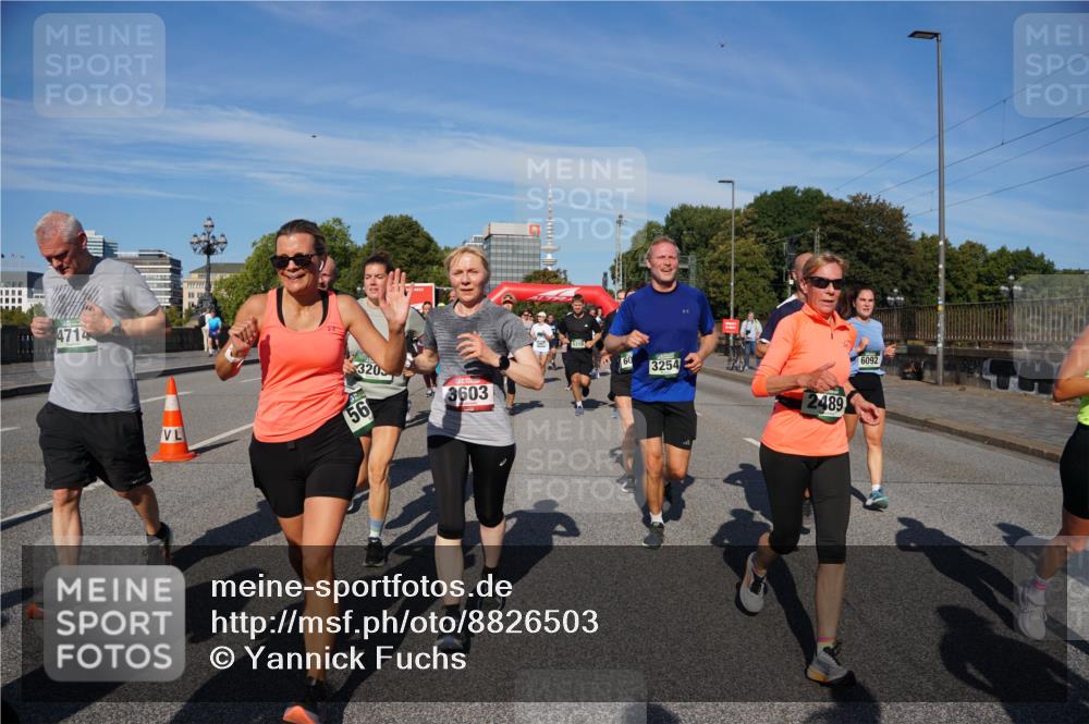 07.09.2025 - BARMER Alsterlauf Yannick Fuchs http://msf.ph/oto/8826503 07.09.2025 10:05:18 Laufen 4714, 320, 3254, 56, 3603, 2489, 6092 meine-sportfotos.de