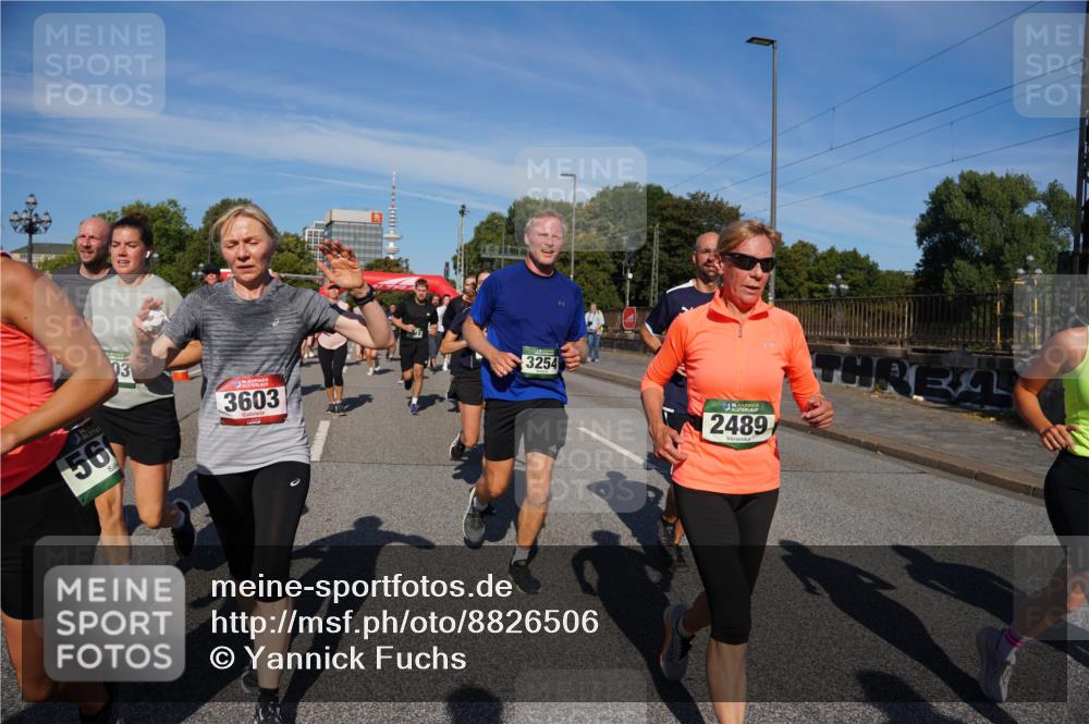 07.09.2025 - BARMER Alsterlauf Yannick Fuchs http://msf.ph/oto/8826506 07.09.2025 10:05:19 Laufen 56, 93, 3603, 3254, 36, 2489 meine-sportfotos.de