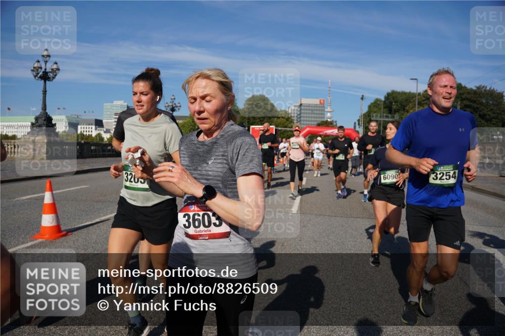 07.09.2025 - BARMER Alsterlauf Yannick Fuchs http://msf.ph/oto/8826509 07.09.2025 10:05:19 Laufen 3265, 26, 3603, 6090, 3254 meine-sportfotos.de