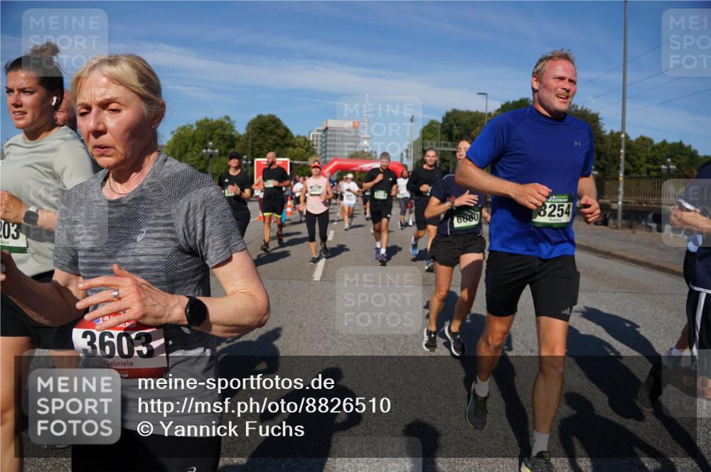 07.09.2025 - BARMER Alsterlauf Yannick Fuchs http://msf.ph/oto/8826510 07.09.2025 10:05:19 Laufen 203, 3603, 6650, 1, 8254 meine-sportfotos.de