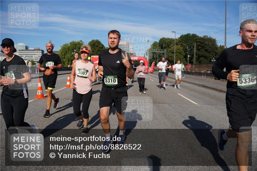 07.09.2025 - BARMER Alsterlauf Yannick Fuchs http://msf.ph/oto/8826522 07.09.2025 10:05:21 Laufen 40, 3883, 3007, 5310, 5336 meine-sportfotos.de