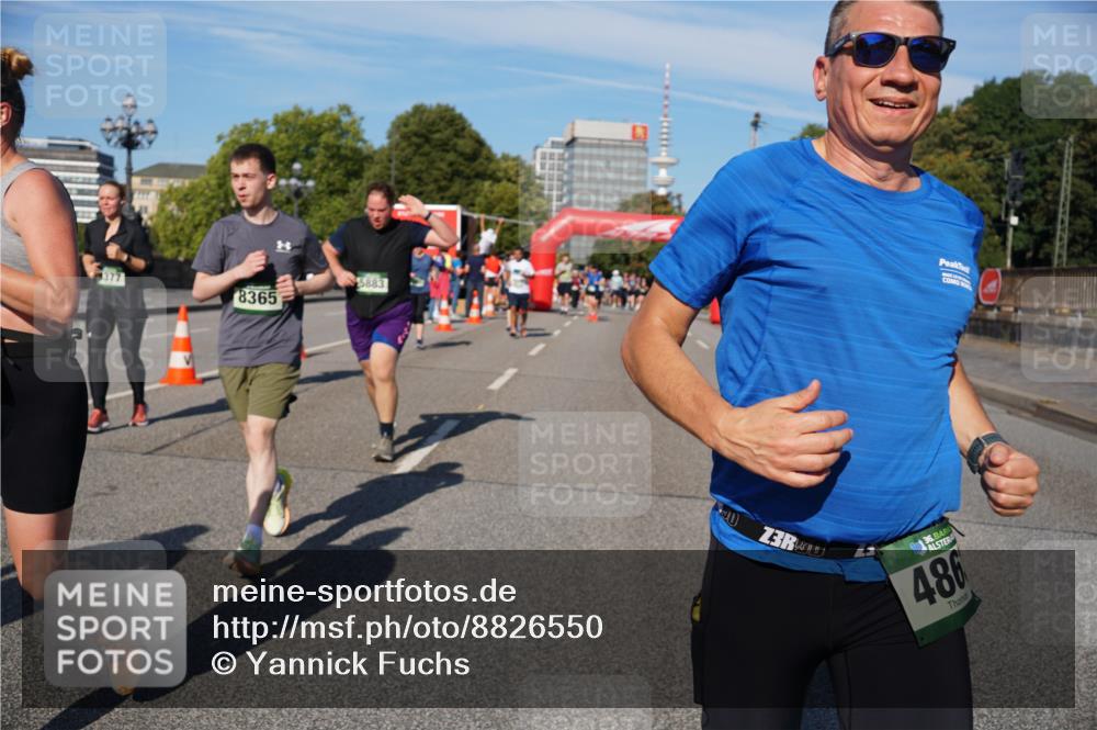 07.09.2025 - BARMER Alsterlauf Yannick Fuchs http://msf.ph/oto/8826550 07.09.2025 10:05:27 Laufen 377, 8365, 5883, 3, 36, 486 meine-sportfotos.de