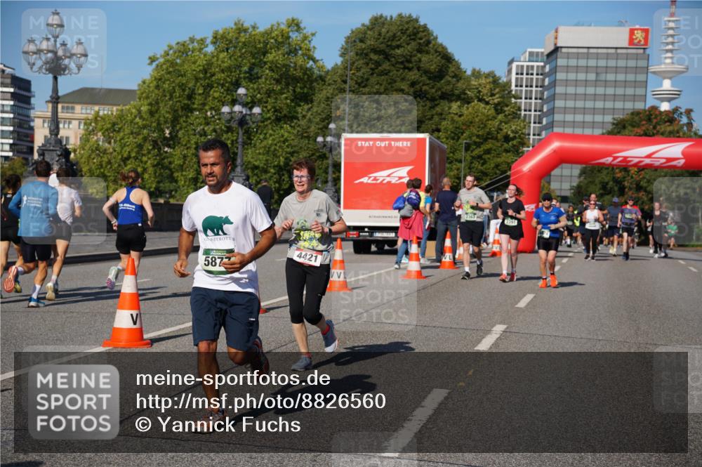 07.09.2025 - BARMER Alsterlauf Yannick Fuchs http://msf.ph/oto/8826560 07.09.2025 10:05:32 Laufen 587, 4421, 2363, 2391 meine-sportfotos.de